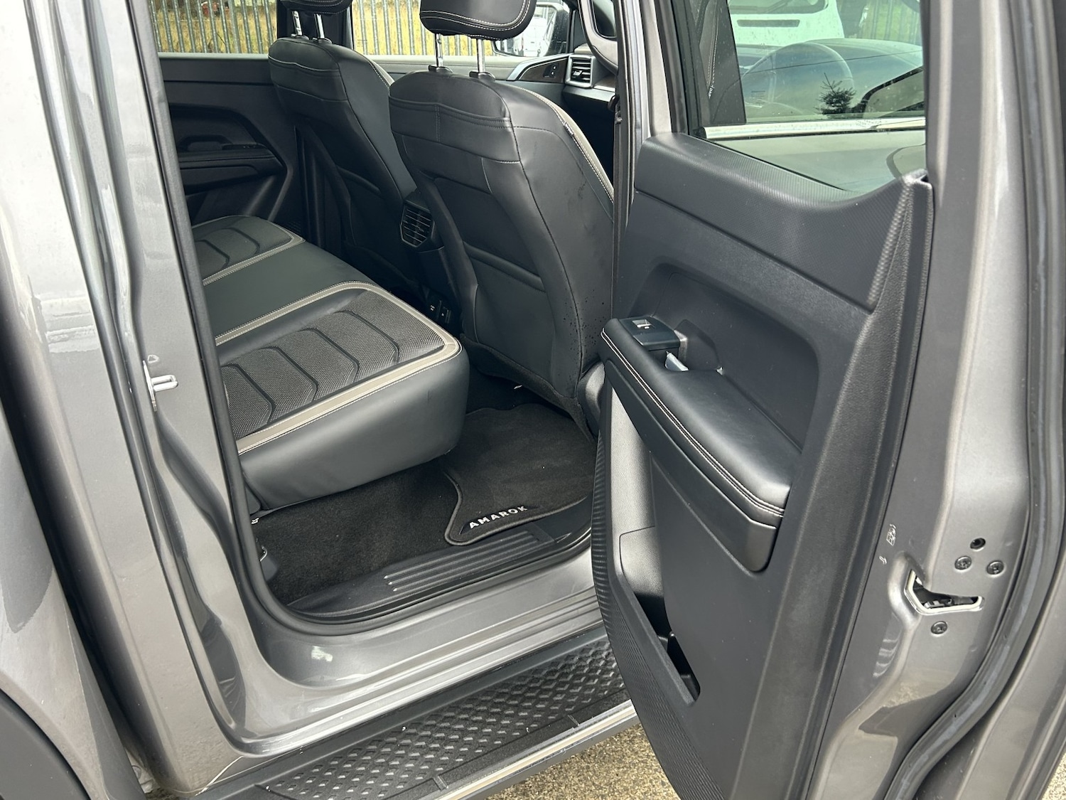 Used Volkswagen Amarok 2024 for sale - 76853504: Photo 10