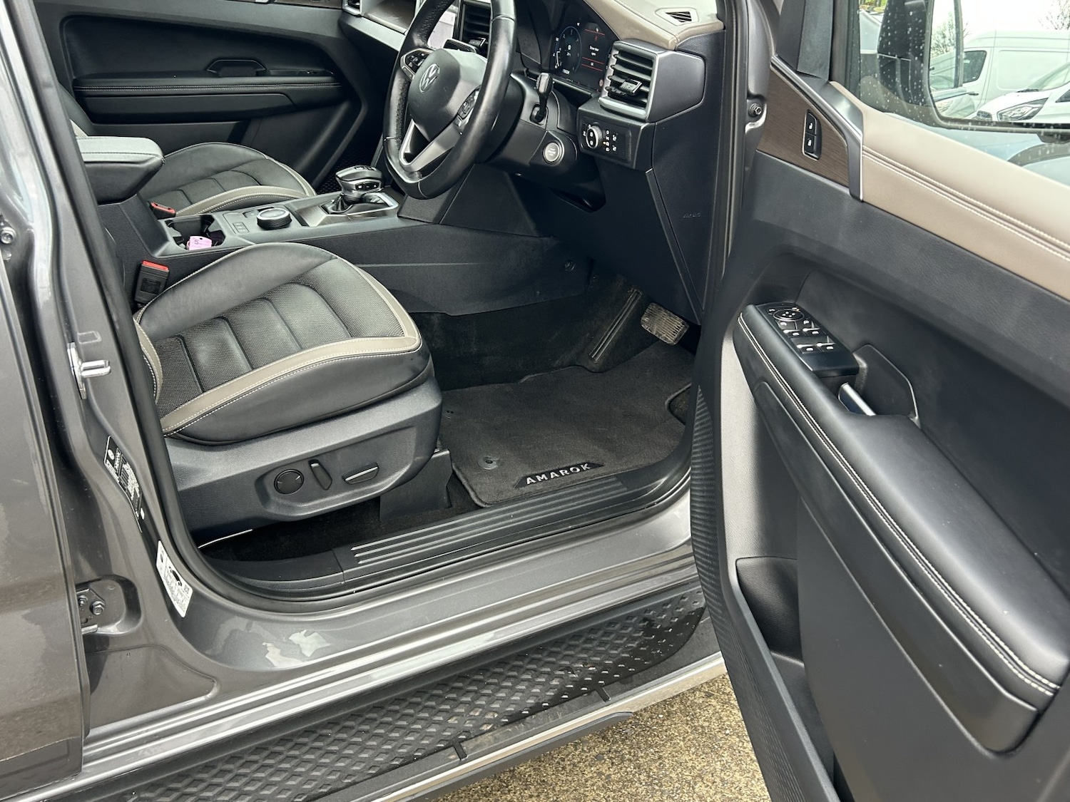 Used Volkswagen Amarok 2024 for sale - 76853504: Photo 11