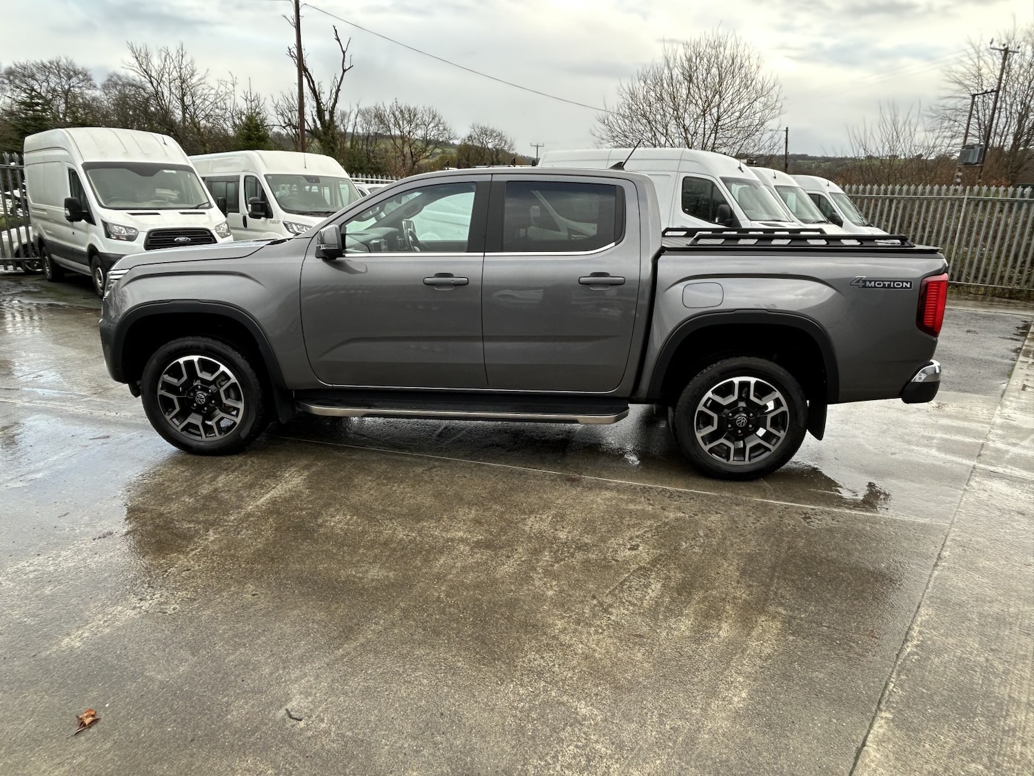 Used Volkswagen Amarok 2024 for sale - 76853504: Photo 2