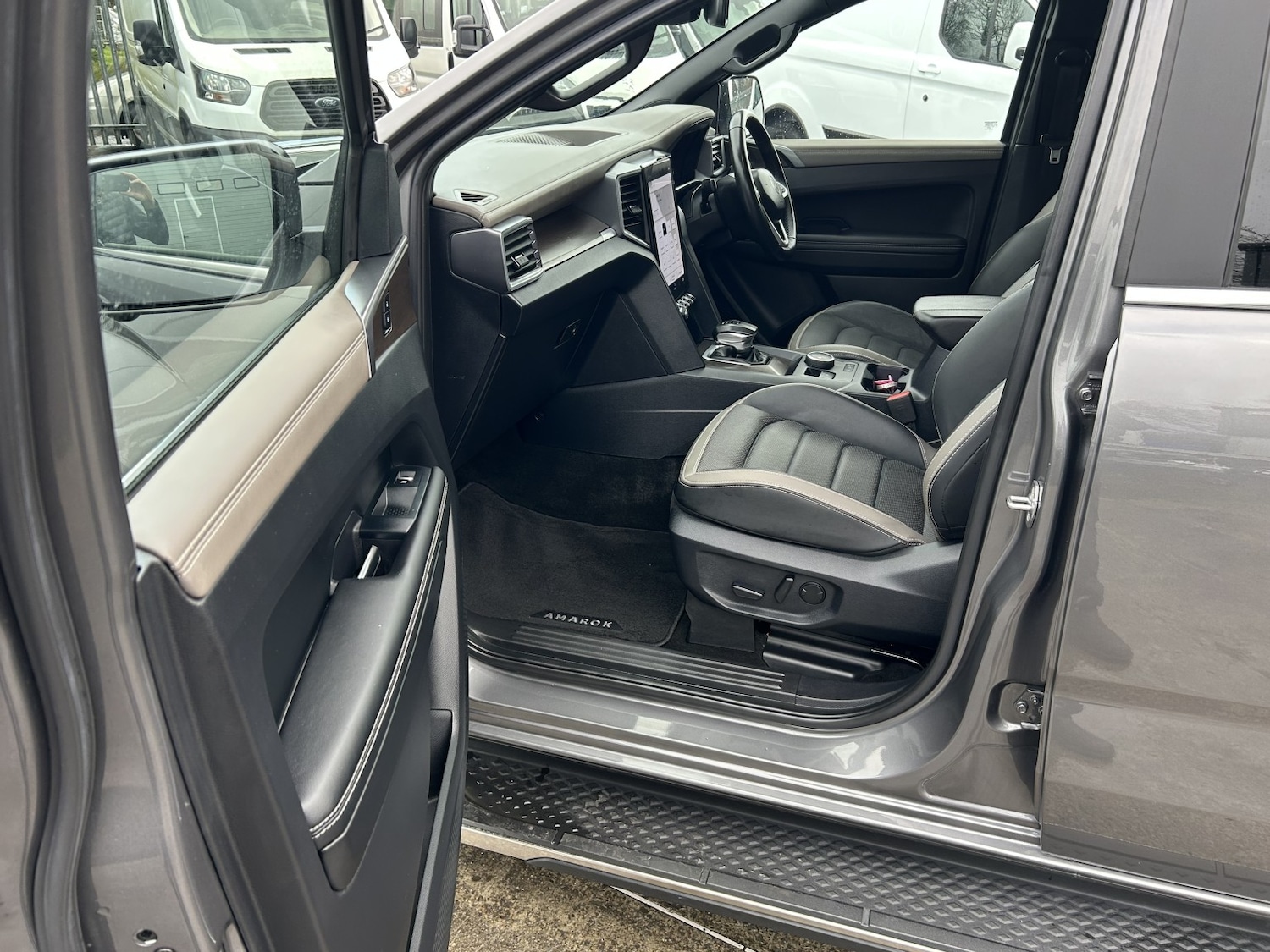 Used Volkswagen Amarok 2024 for sale - 76853504: Photo 8