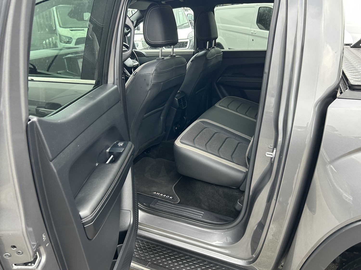 Used Volkswagen Amarok 2024 for sale - 76853504: Photo 9