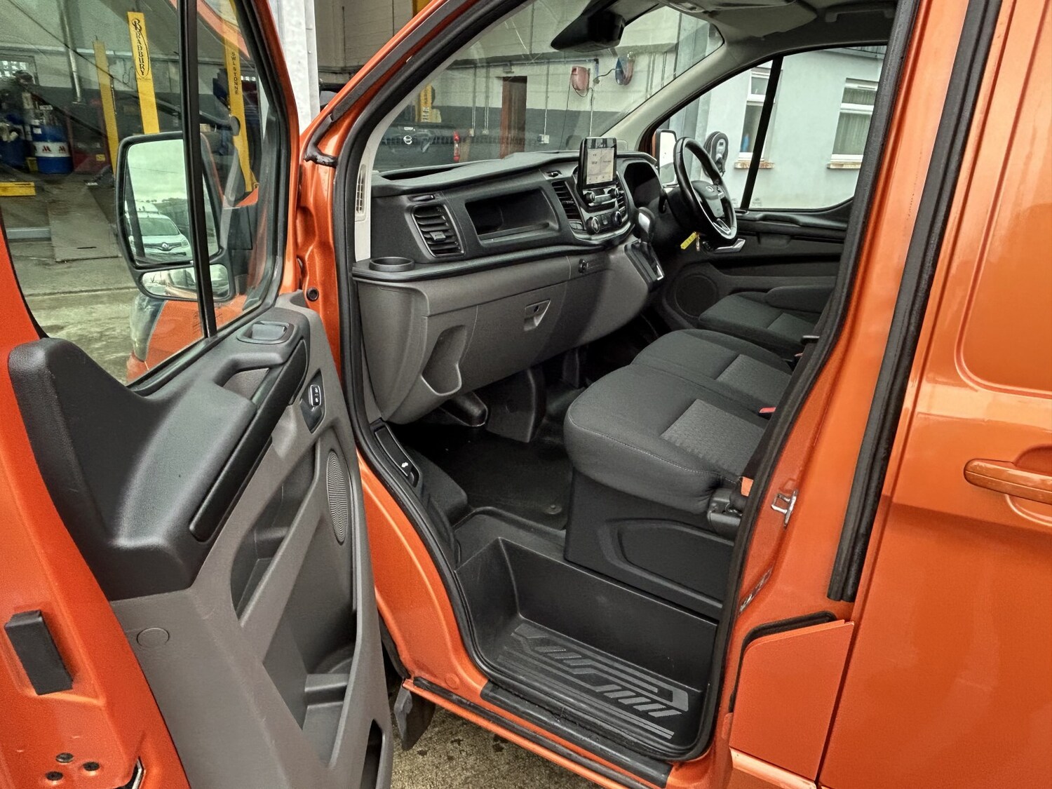 Used Ford Transit Custom 2019 for sale - 77789296: Photo 9