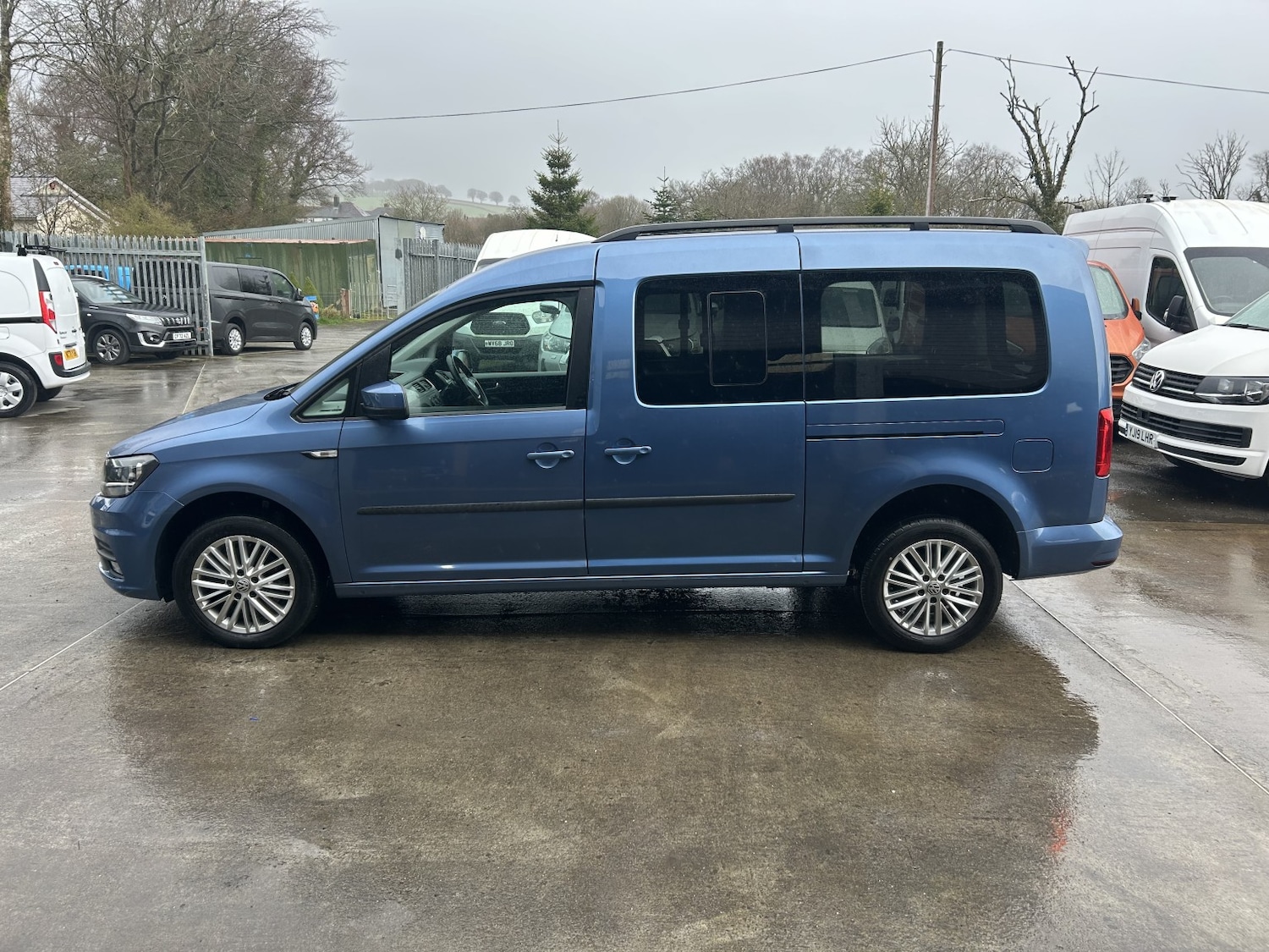 Used Volkswagen Caddy Maxi Life 2019 for sale - 77915758: Photo 2