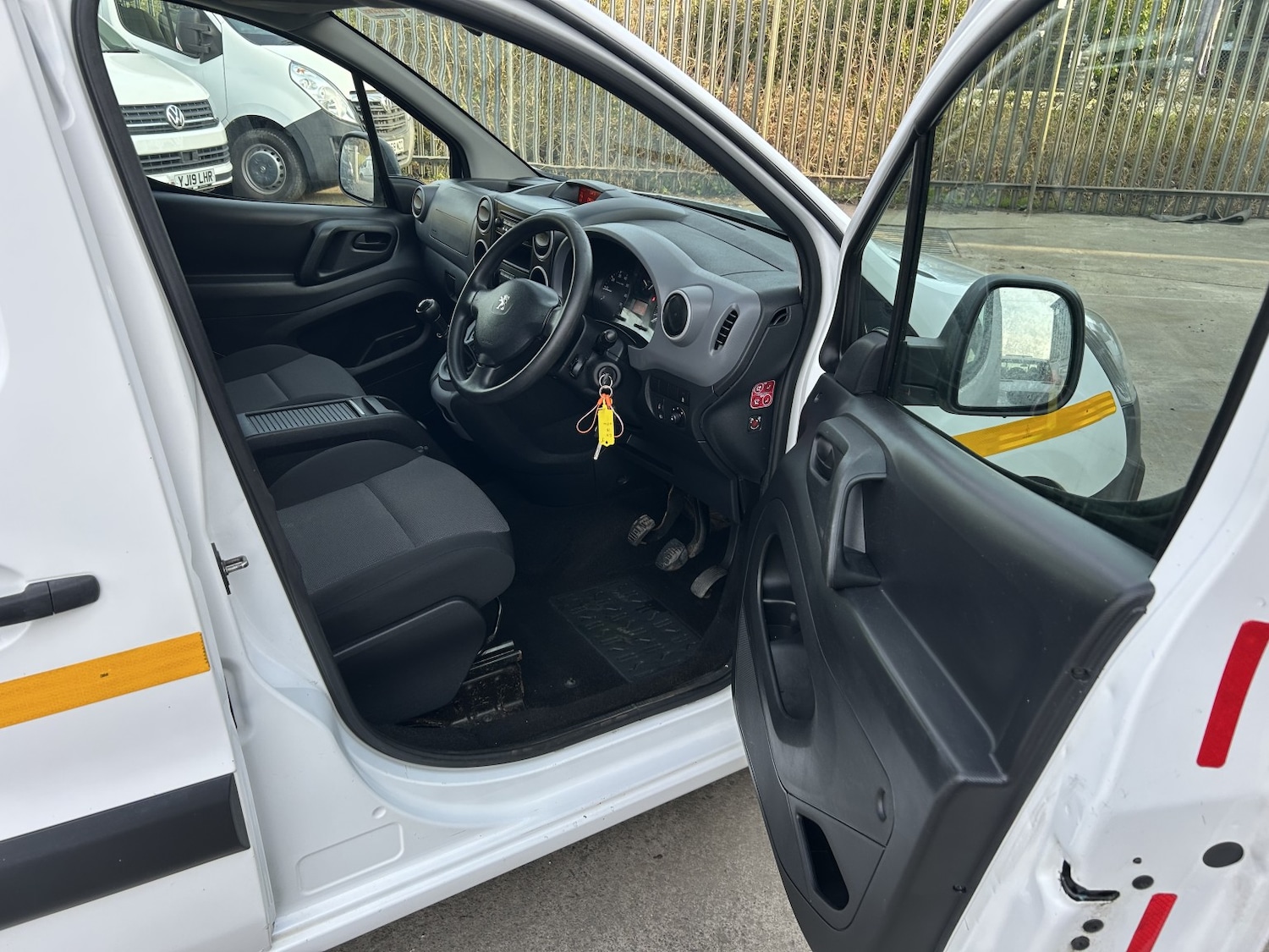 Used Peugeot Partner 2018 for sale - 77962022: Photo 11