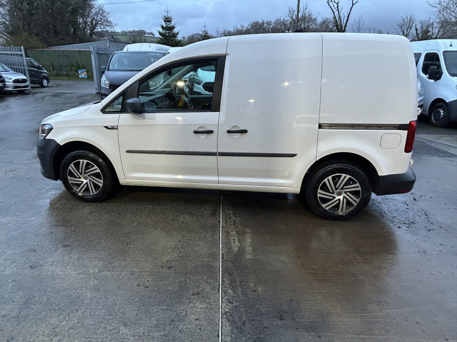 Used Volkswagen Caddy 2020 for sale - 76904638: Photo 2
