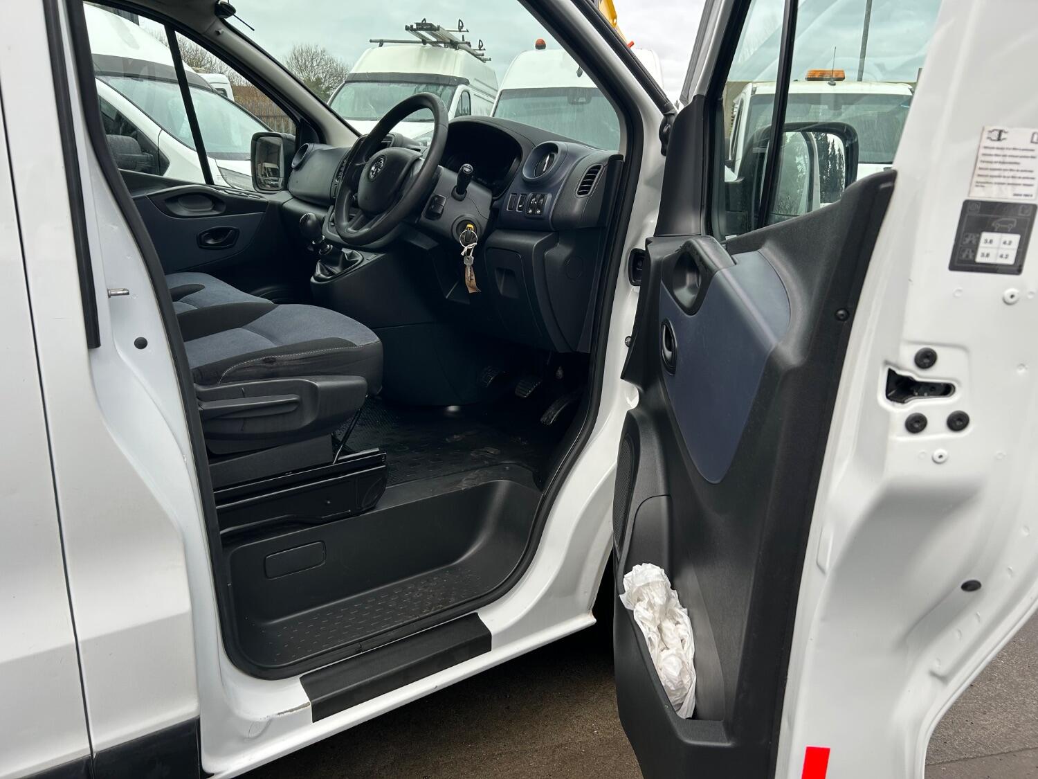 Used Vauxhall Vivaro 2016 for sale - 76205660: Photo 11