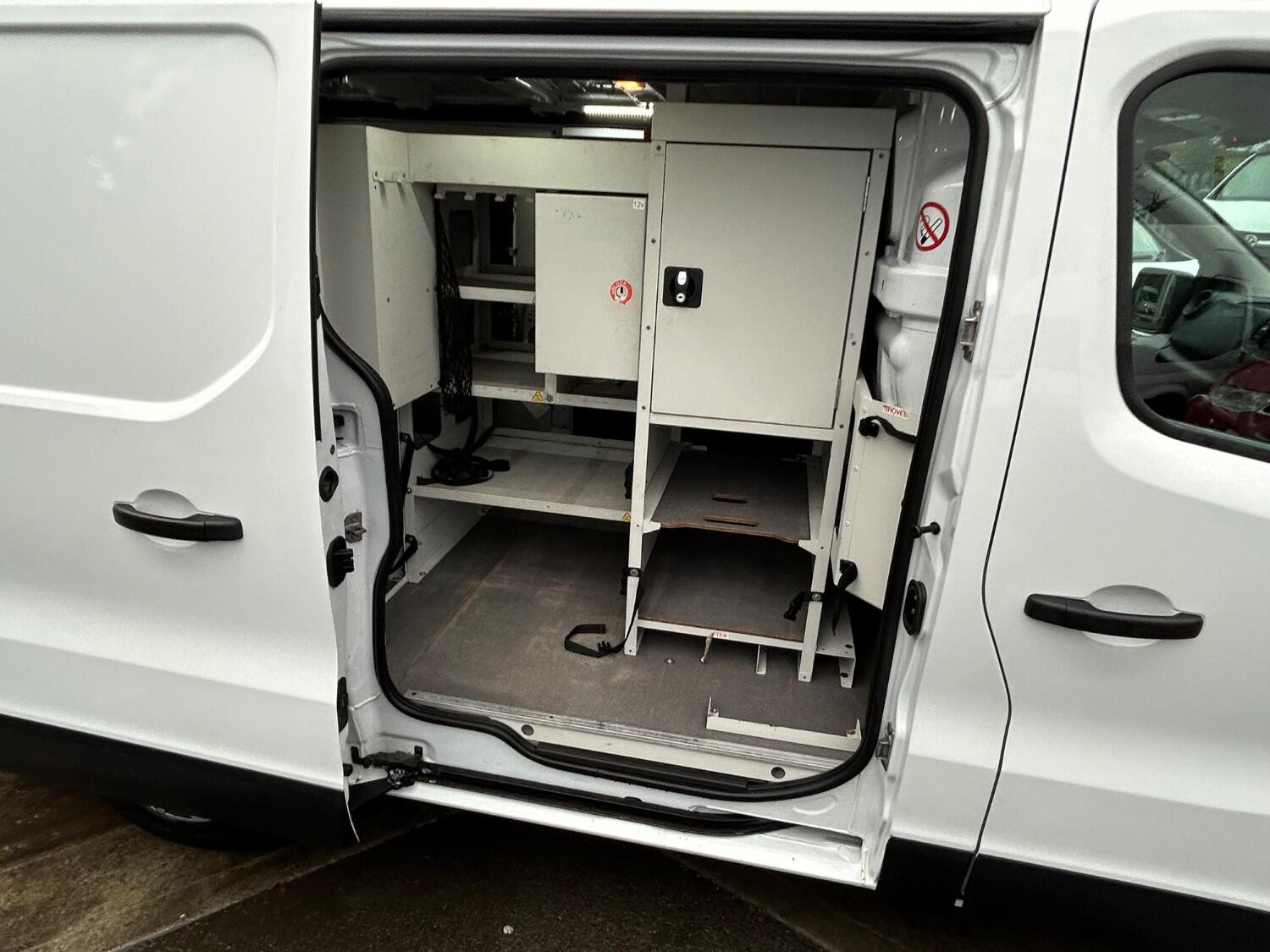 Used Vauxhall Vivaro 2016 for sale - 76205660: Photo 9