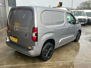Used Citroen Berlingo 2023 for sale - 76769249: Photo