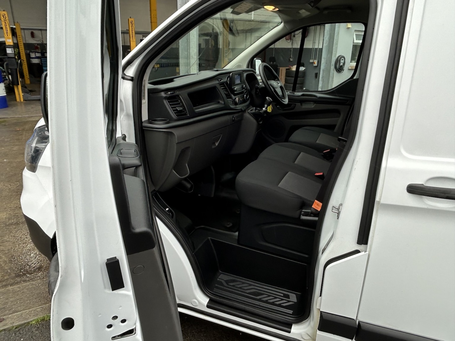 Used Ford Transit Custom 2020 for sale - 76565136: Photo 11