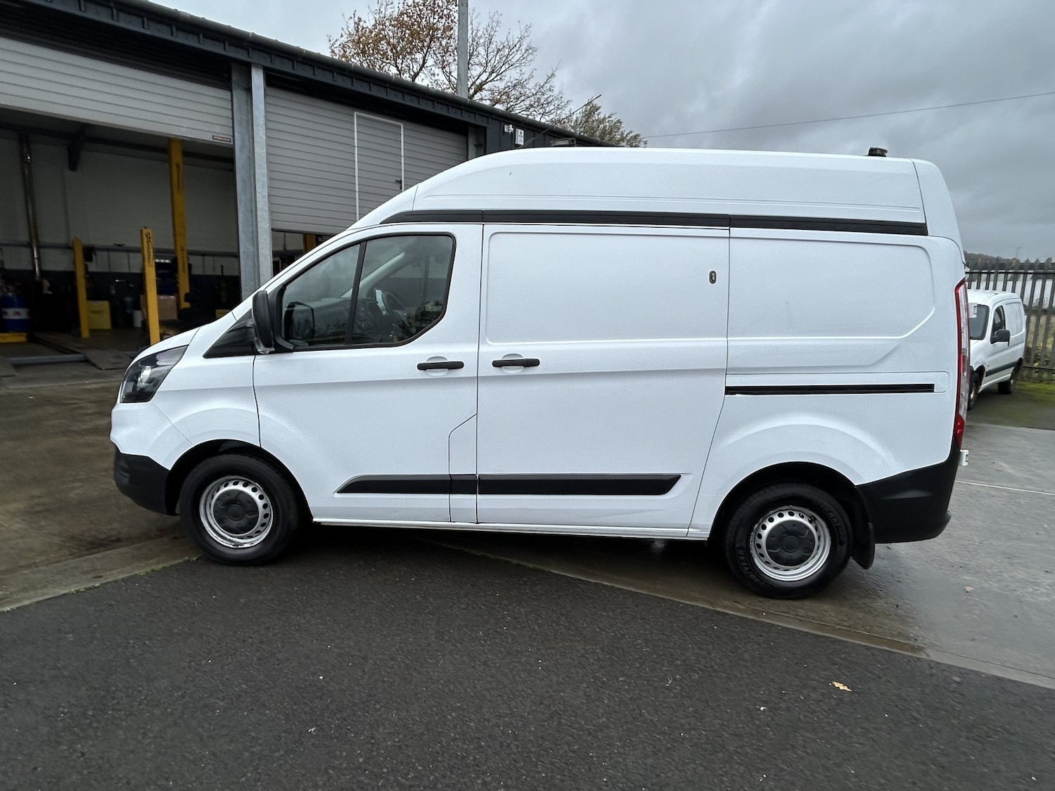 Used Ford Transit Custom 2020 for sale - 76565136: Photo 2