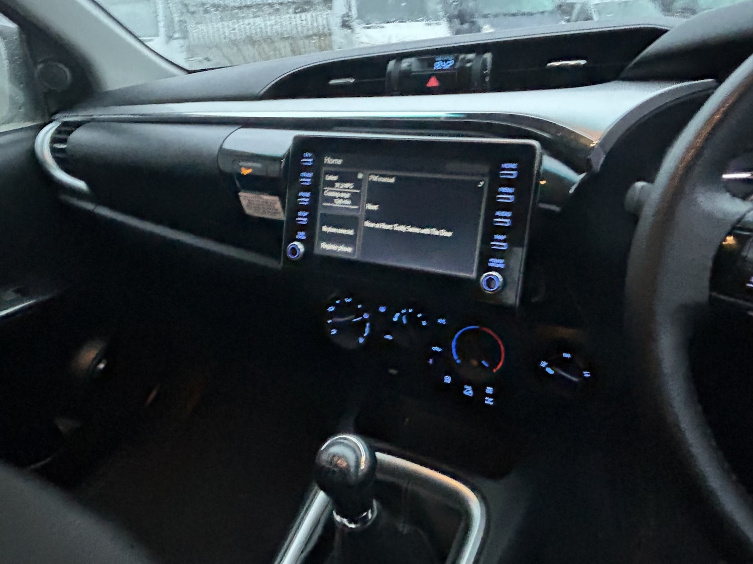 Used Toyota Hilux 2023 for sale - 77023169: Photo 10