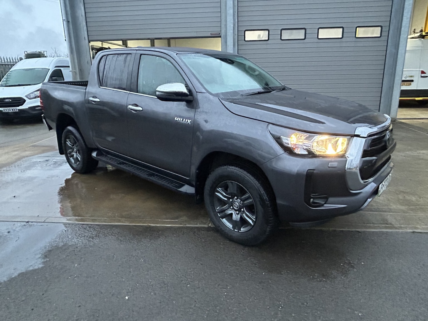 Used Toyota Hilux 2023 for sale - 77023169: Photo 4