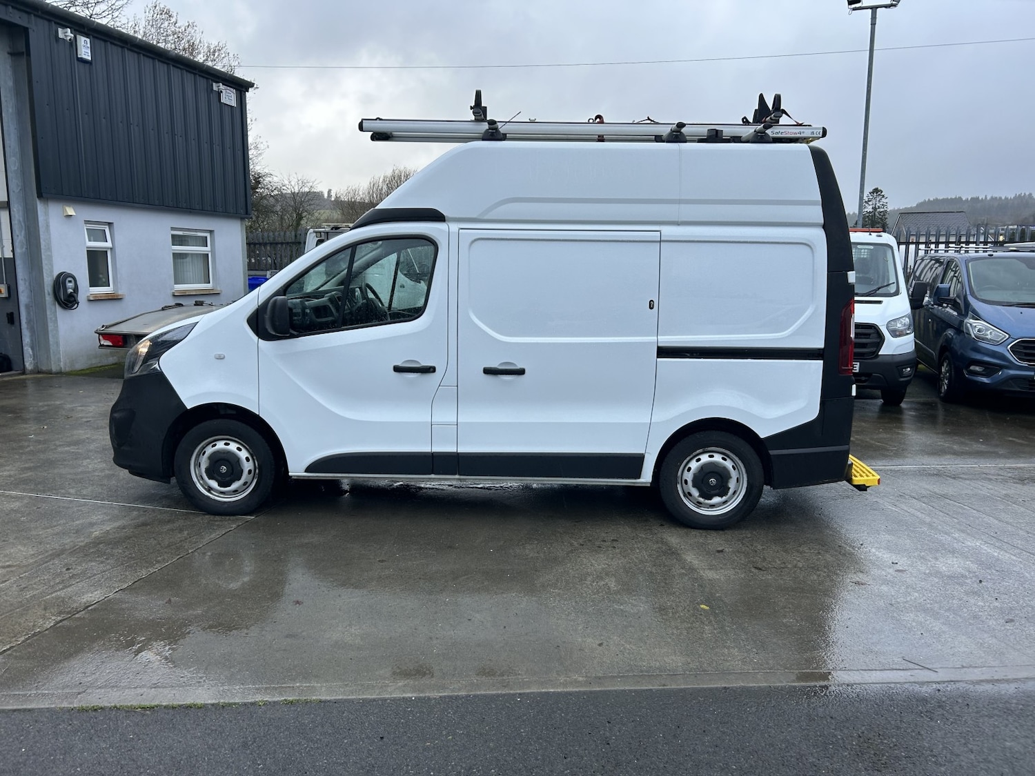 Used Vauxhall Vivaro 2019 for sale - 76853506: Photo 2
