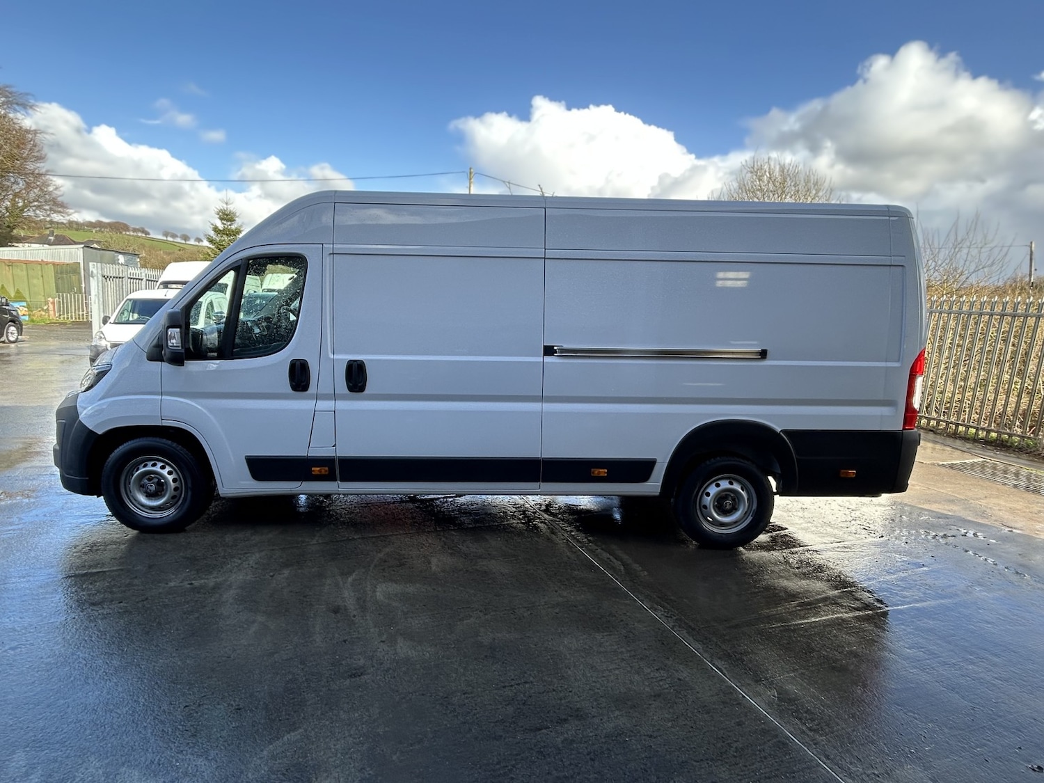 Used Vauxhall Movano 2024 for sale - 77915727: Photo 2