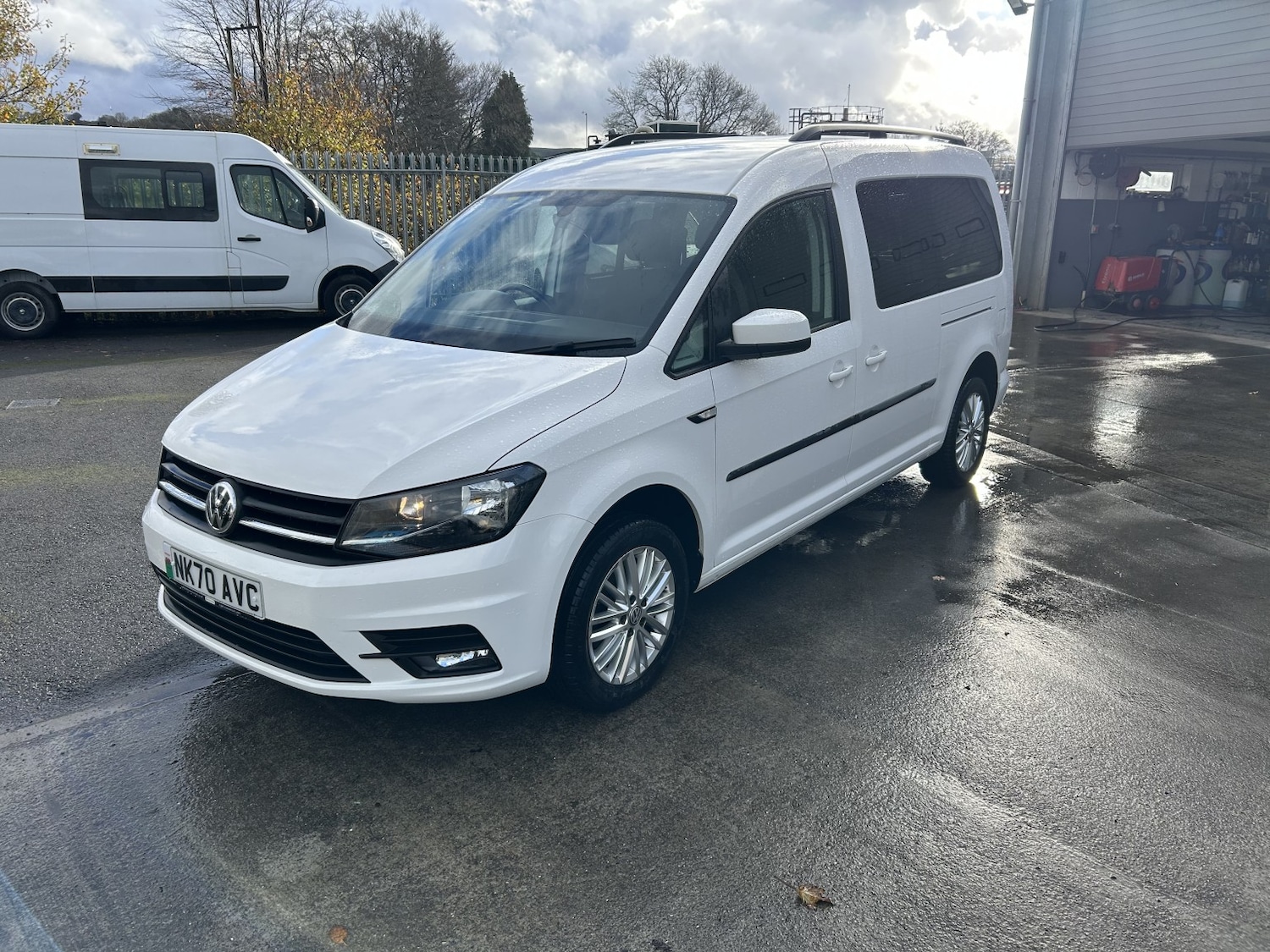Used Volkswagen Caddy Maxi Life 2020 for sale - 76637415: Photo 1