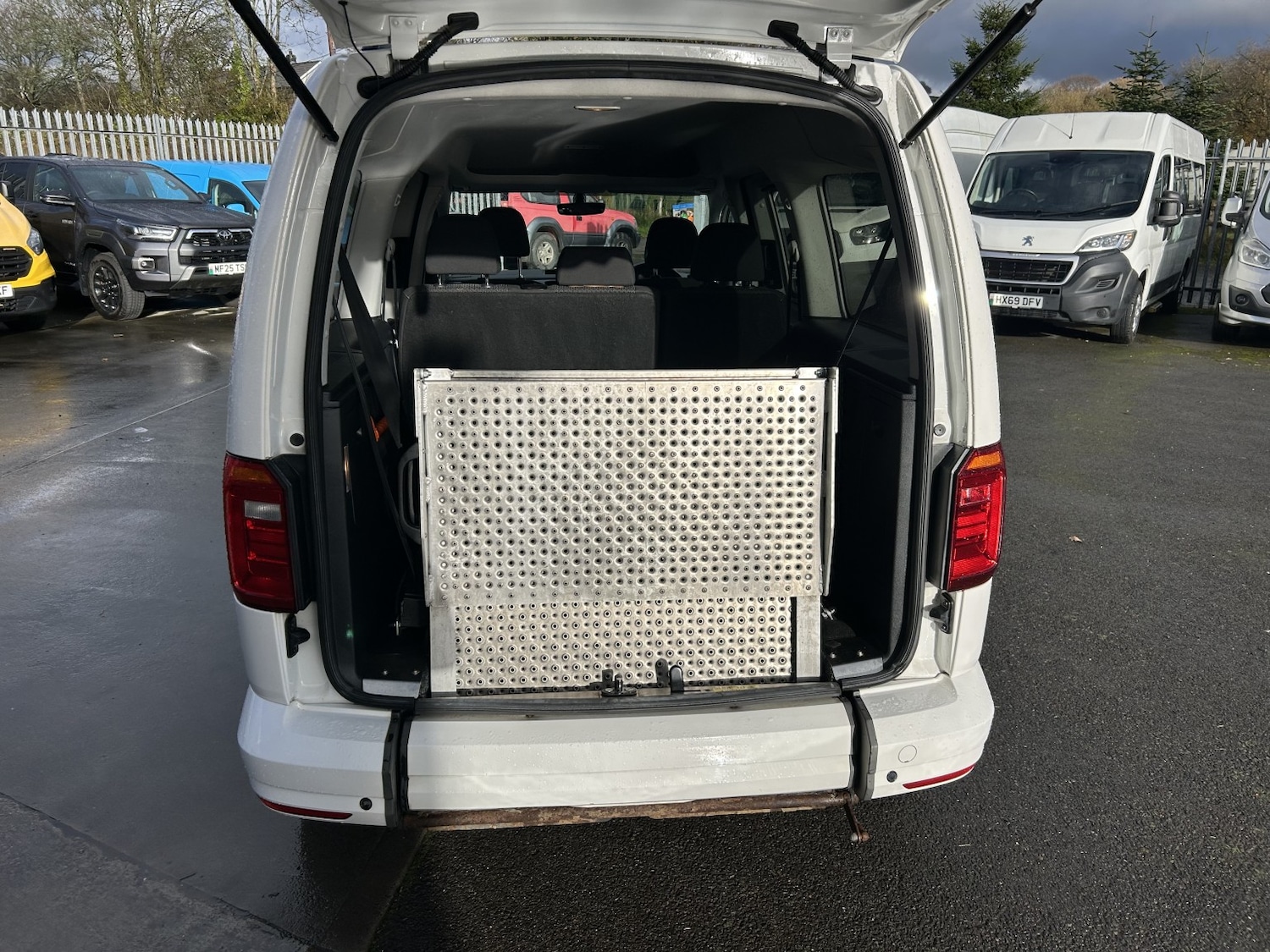 Used Volkswagen Caddy Maxi Life 2020 for sale - 76637415: Photo 7