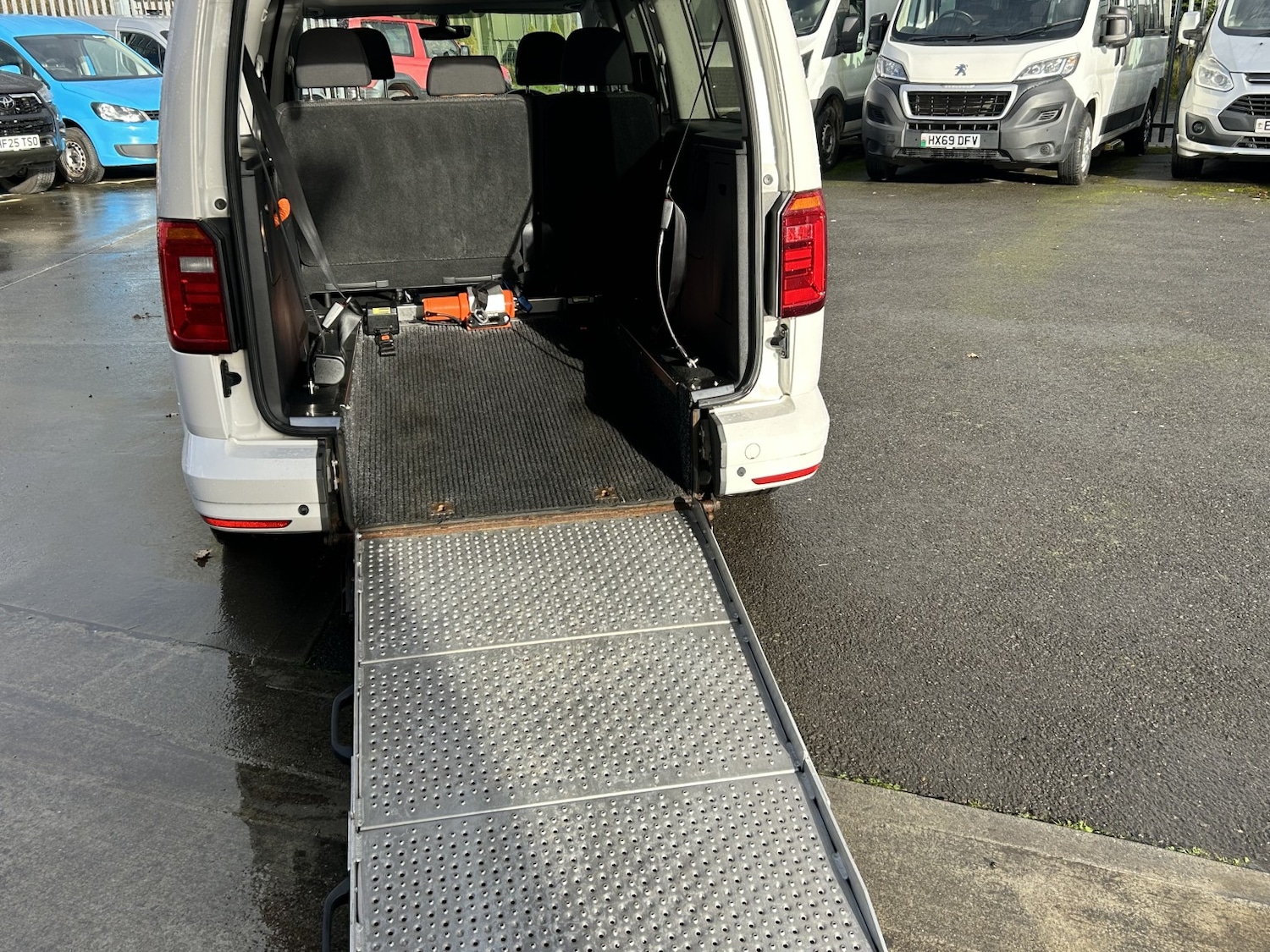 Used Volkswagen Caddy Maxi Life 2020 for sale - 76637415: Photo 8