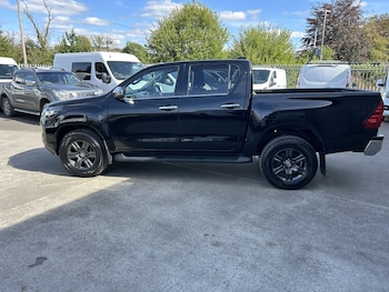 Used Toyota Hilux 2023 for sale - 79476646: Photo