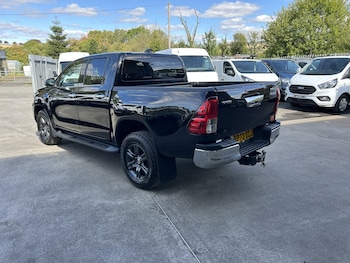 Used Toyota Hilux 2023 for sale - 79476646: Photo