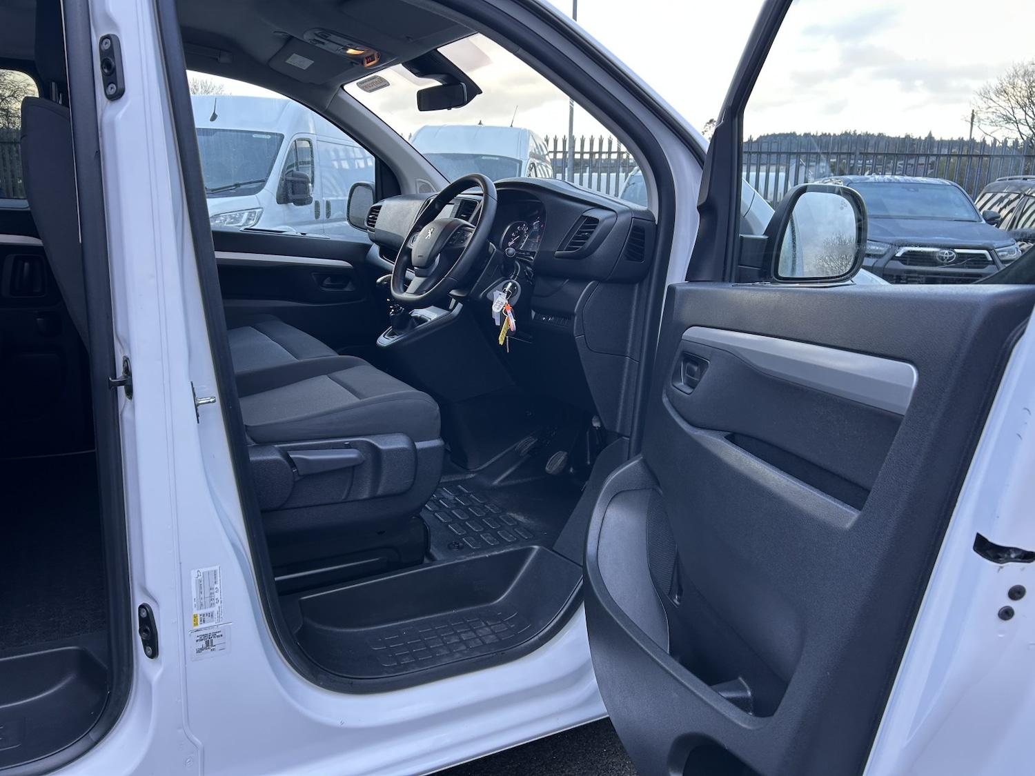 Used Peugeot Expert 2024 for sale - 77398363: Photo 11