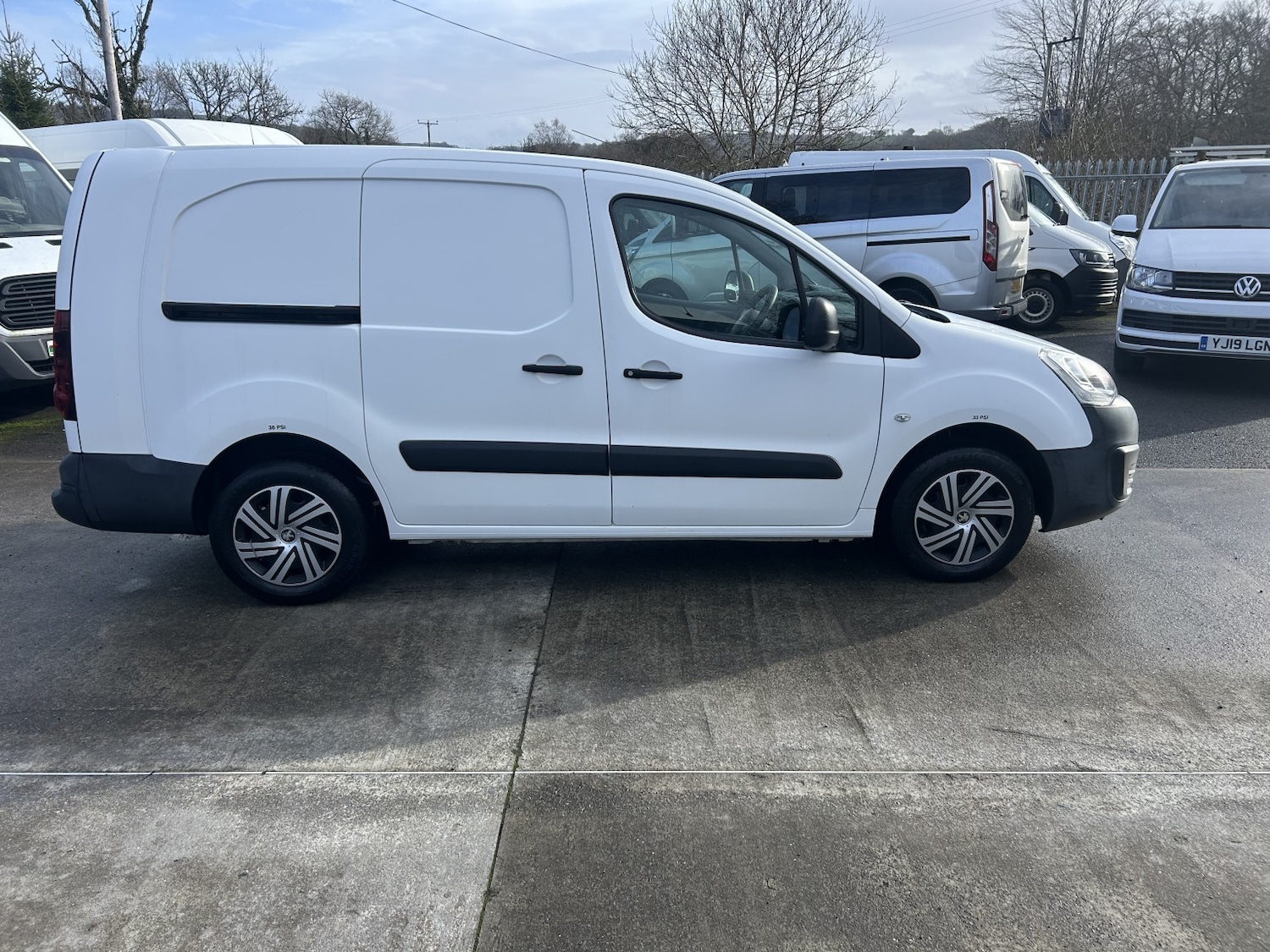Used Peugeot Partner 2017 for sale - 77398399: Photo 5
