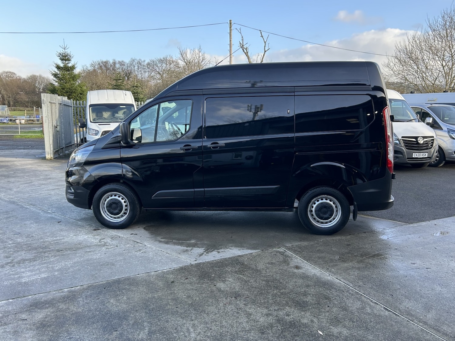 Used Ford Transit Custom 2022 for sale - 76904645: Photo 2