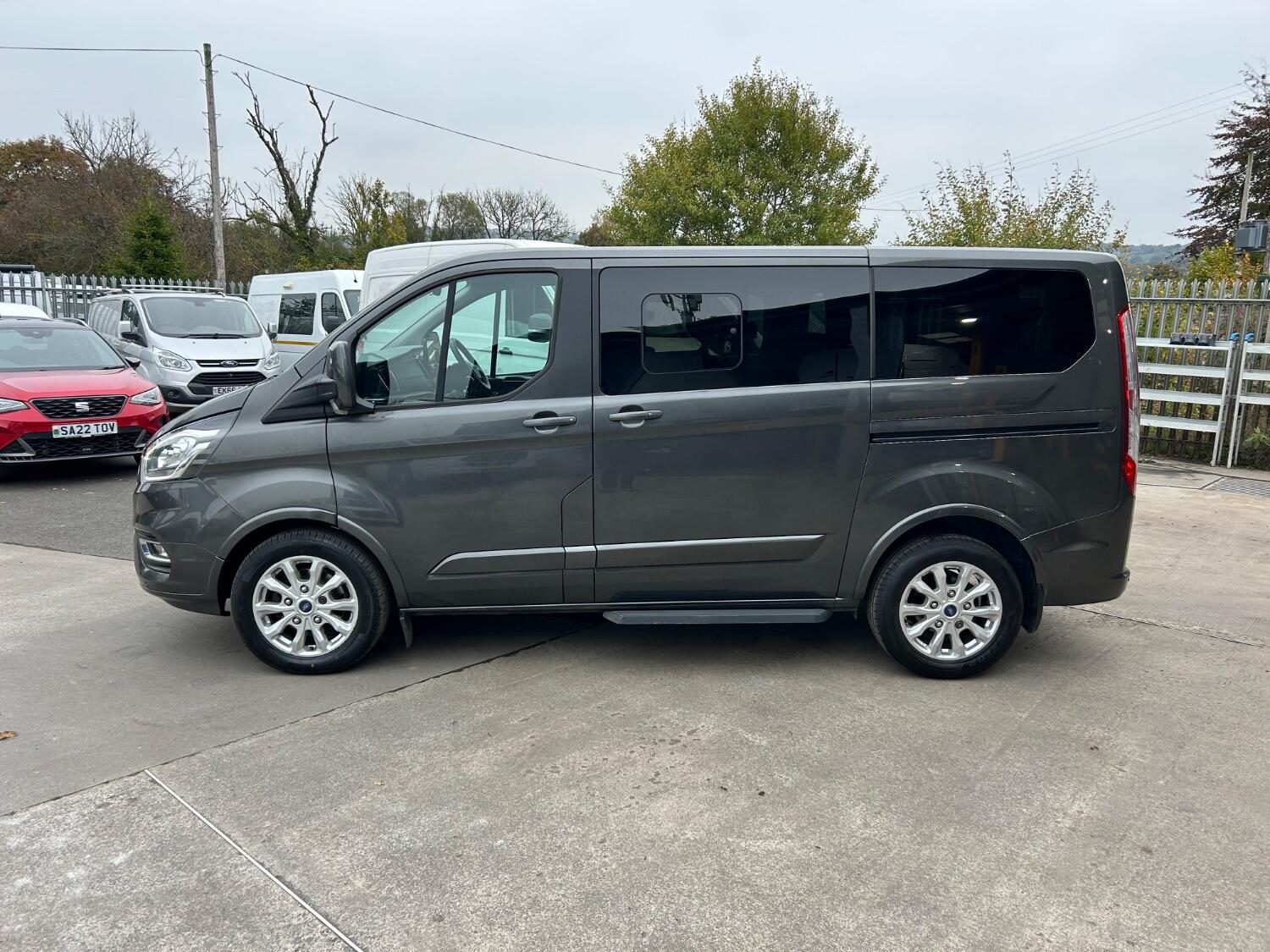 Used Ford Tourneo Custom 2019 for sale - 76319468: Photo 2