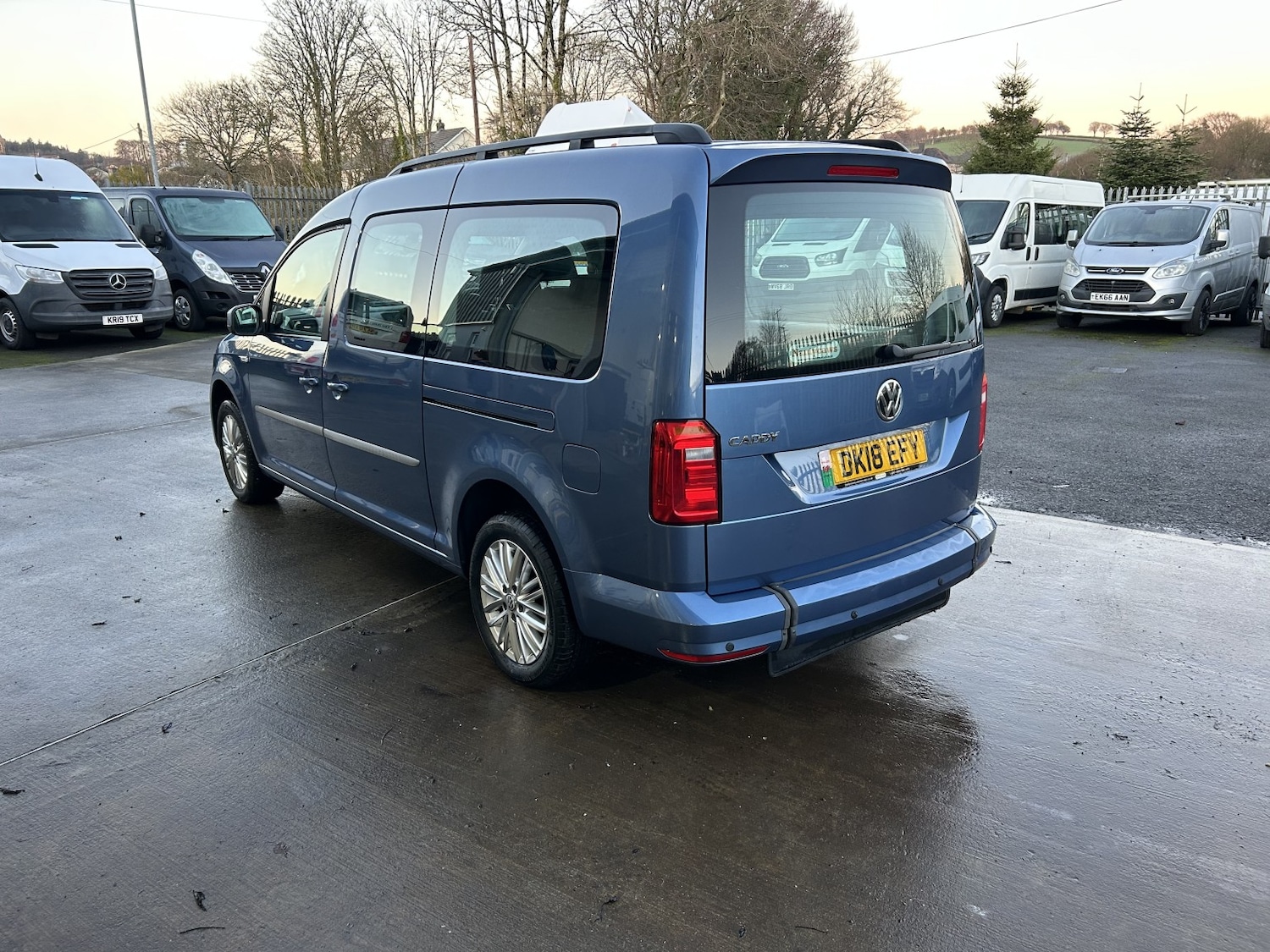 Used Volkswagen Caddy Maxi Life 2018 for sale - 76979535: Photo 2