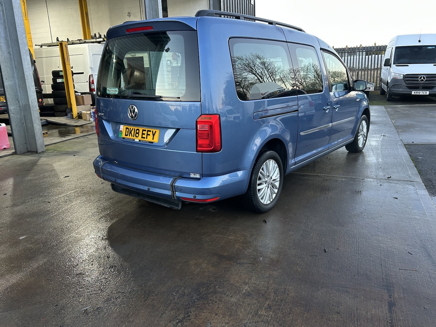 Used Volkswagen Caddy Maxi Life 2018 for sale - 76979535: Photo 3