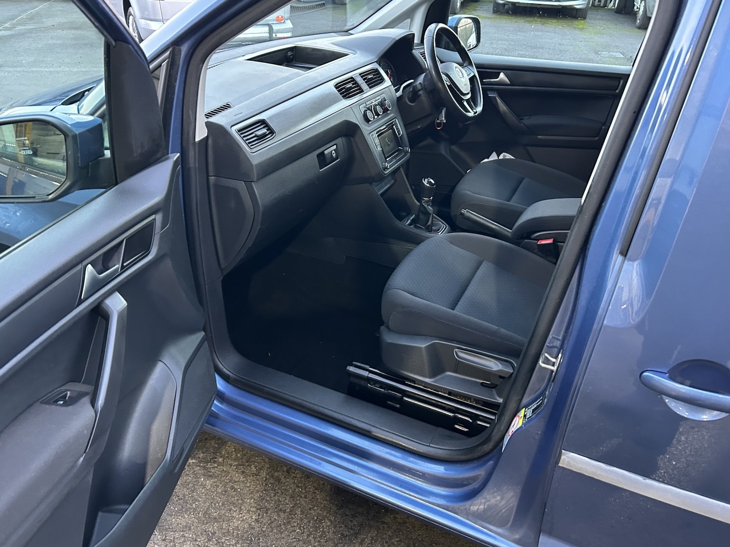 Used Volkswagen Caddy Maxi Life 2018 for sale - 76979535: Photo 6