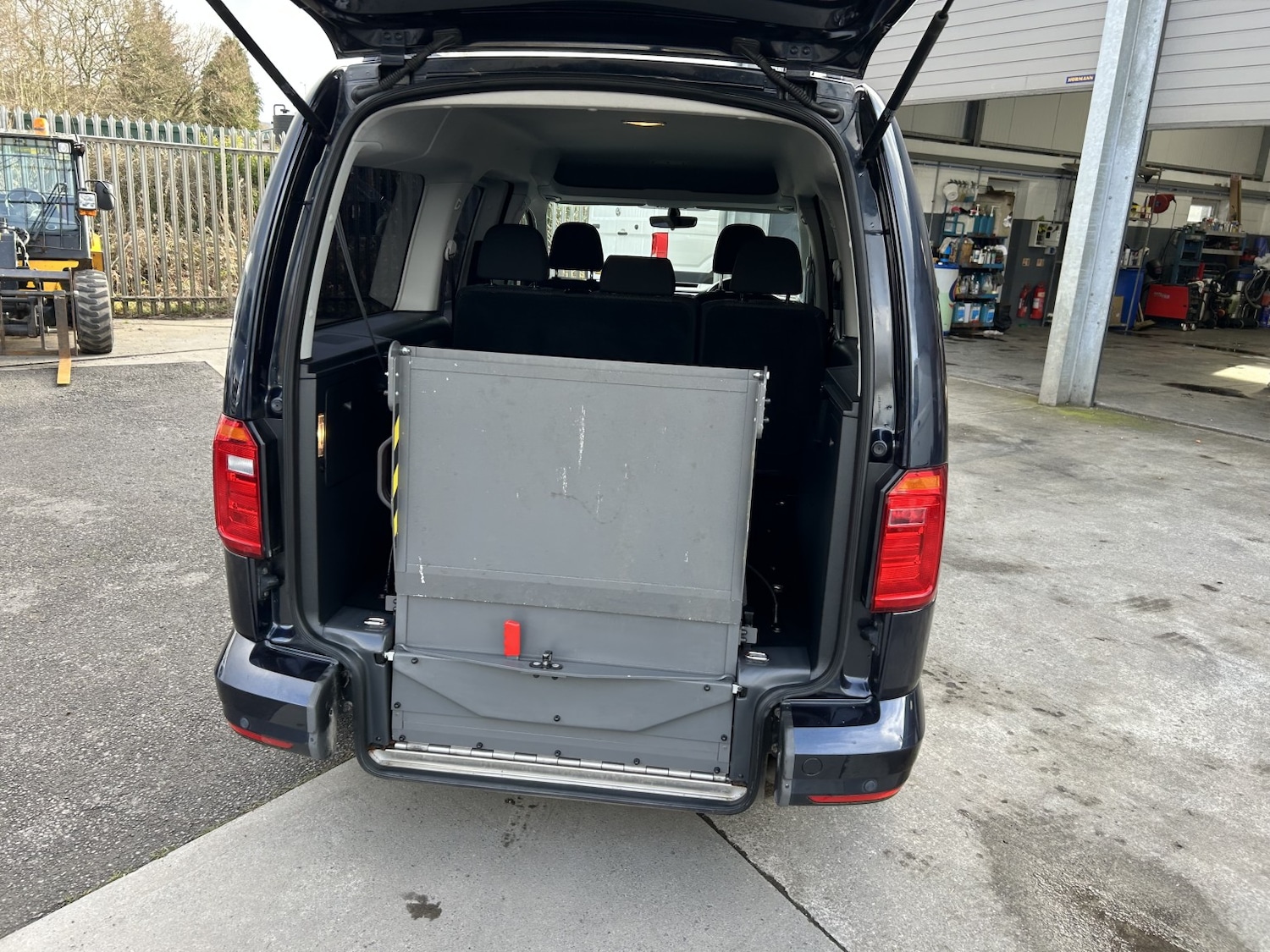 Used Volkswagen Caddy Maxi Life 2018 for sale - 77541686: Photo 10