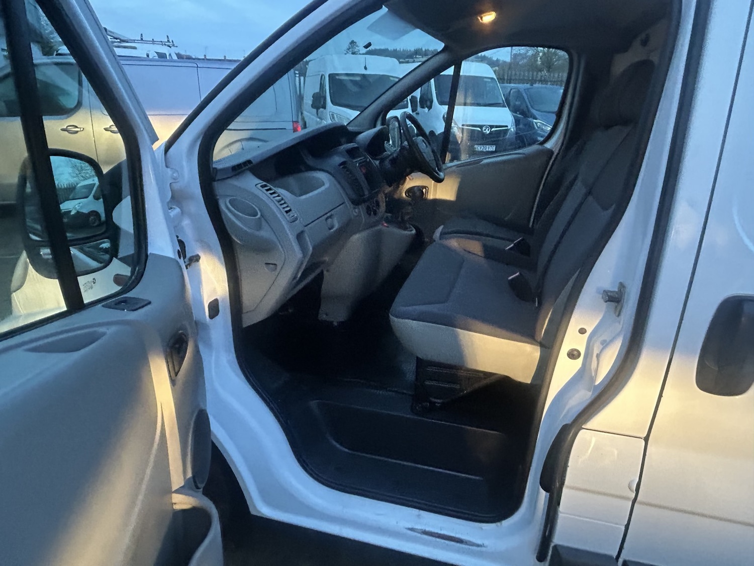 Used Vauxhall Vivaro 2014 for sale - 77207164: Photo 9