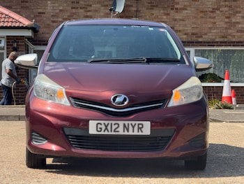 Used Toyota Yaris 2012 for sale - 75601649: Photo