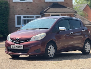 Used Toyota Yaris 2012 for sale - 75601649: Photo