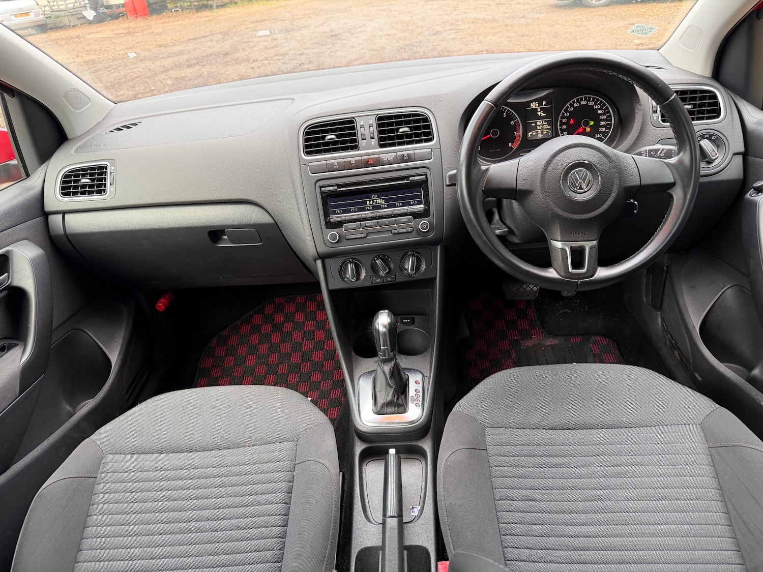 Used Volkswagen Polo 2012 for sale - 77399348: Photo 8