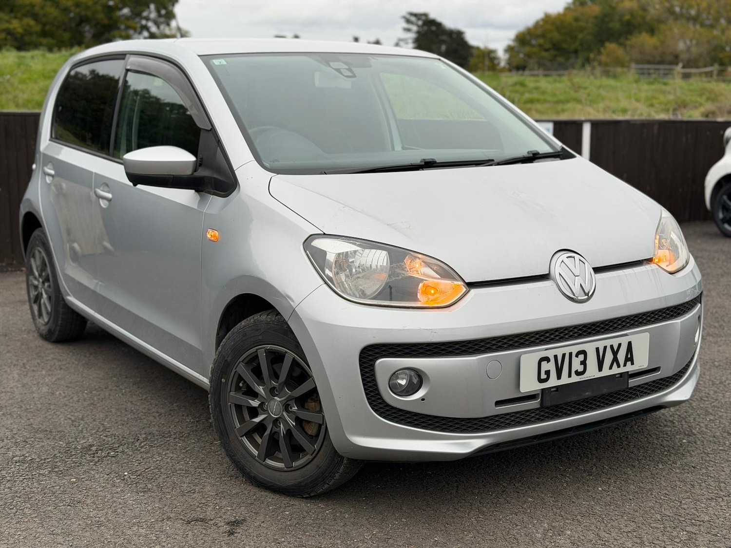 Used Volkswagen up! 2025 for sale - 76387418: Photo 1