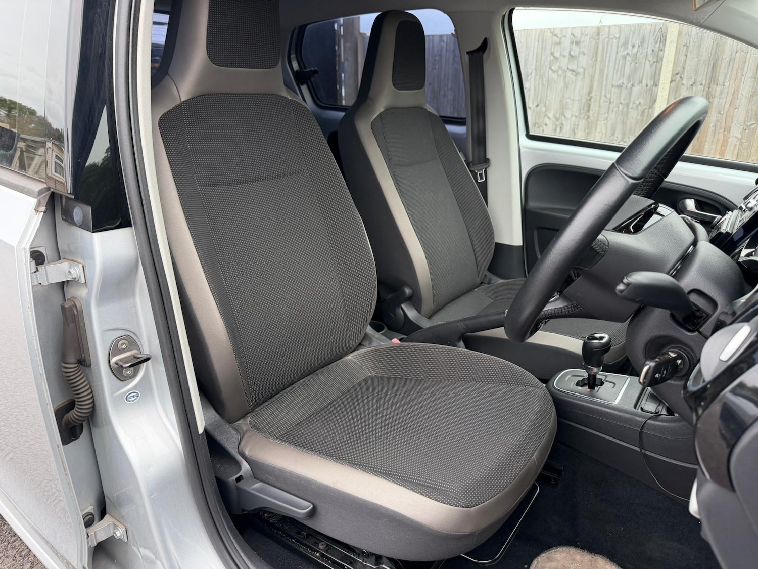 Used Volkswagen up! 2025 for sale - 76387418: Photo 8