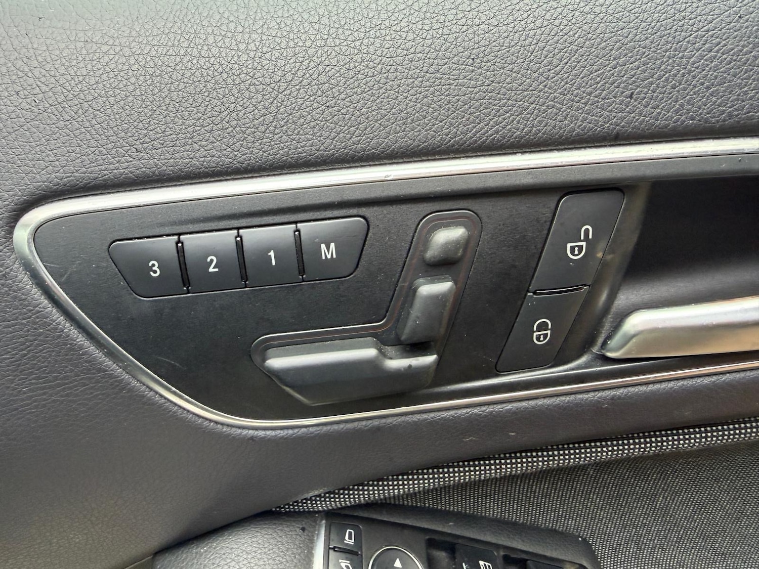 Used Mercedes-Benz A-Class 2015 for sale - 77977386: Photo 16