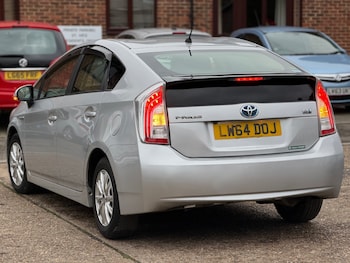 Used Toyota Prius 2014 for sale - 77398900: Photo