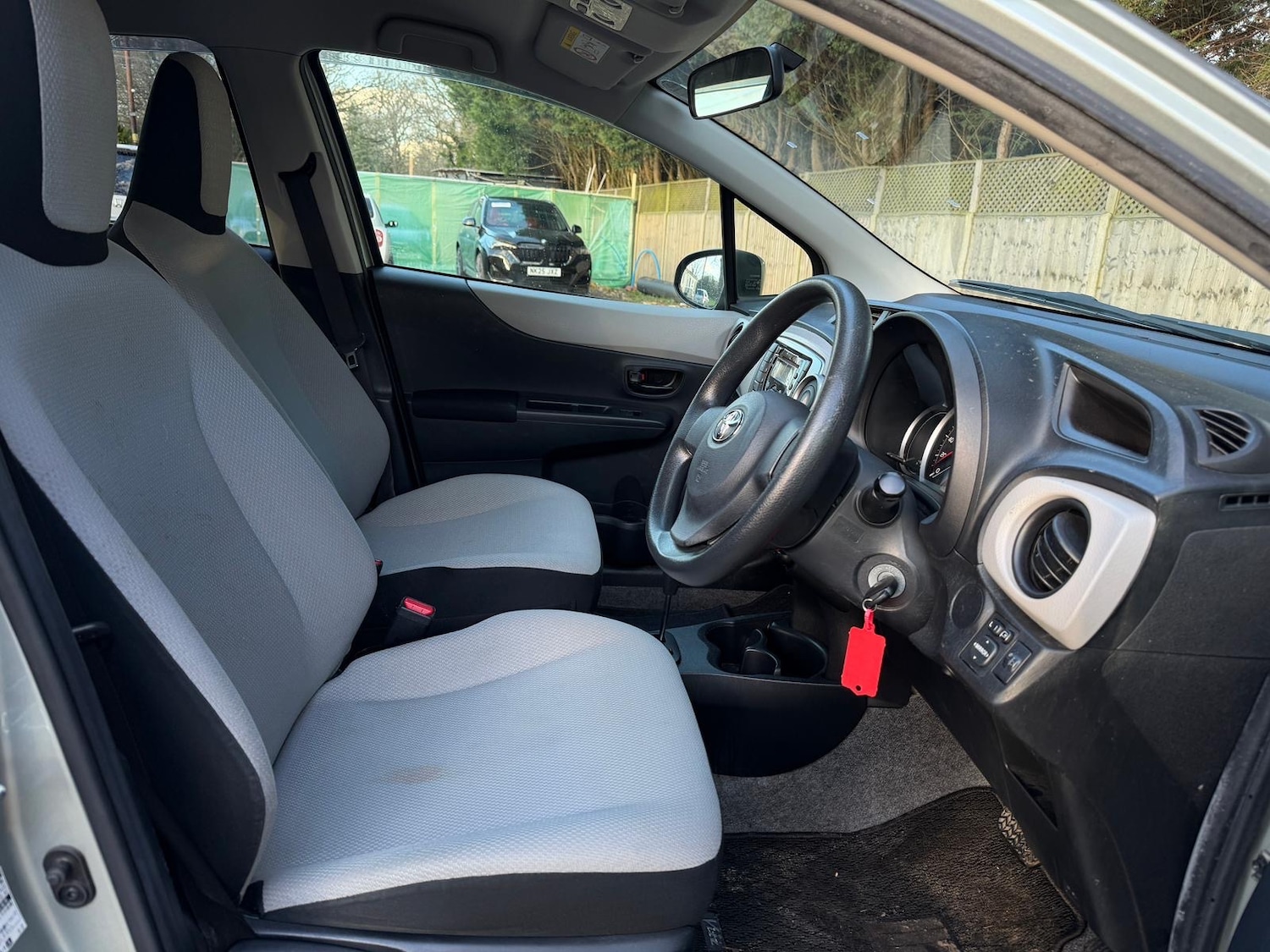 Used Toyota Yaris 2012 for sale - 77747883: Photo 10