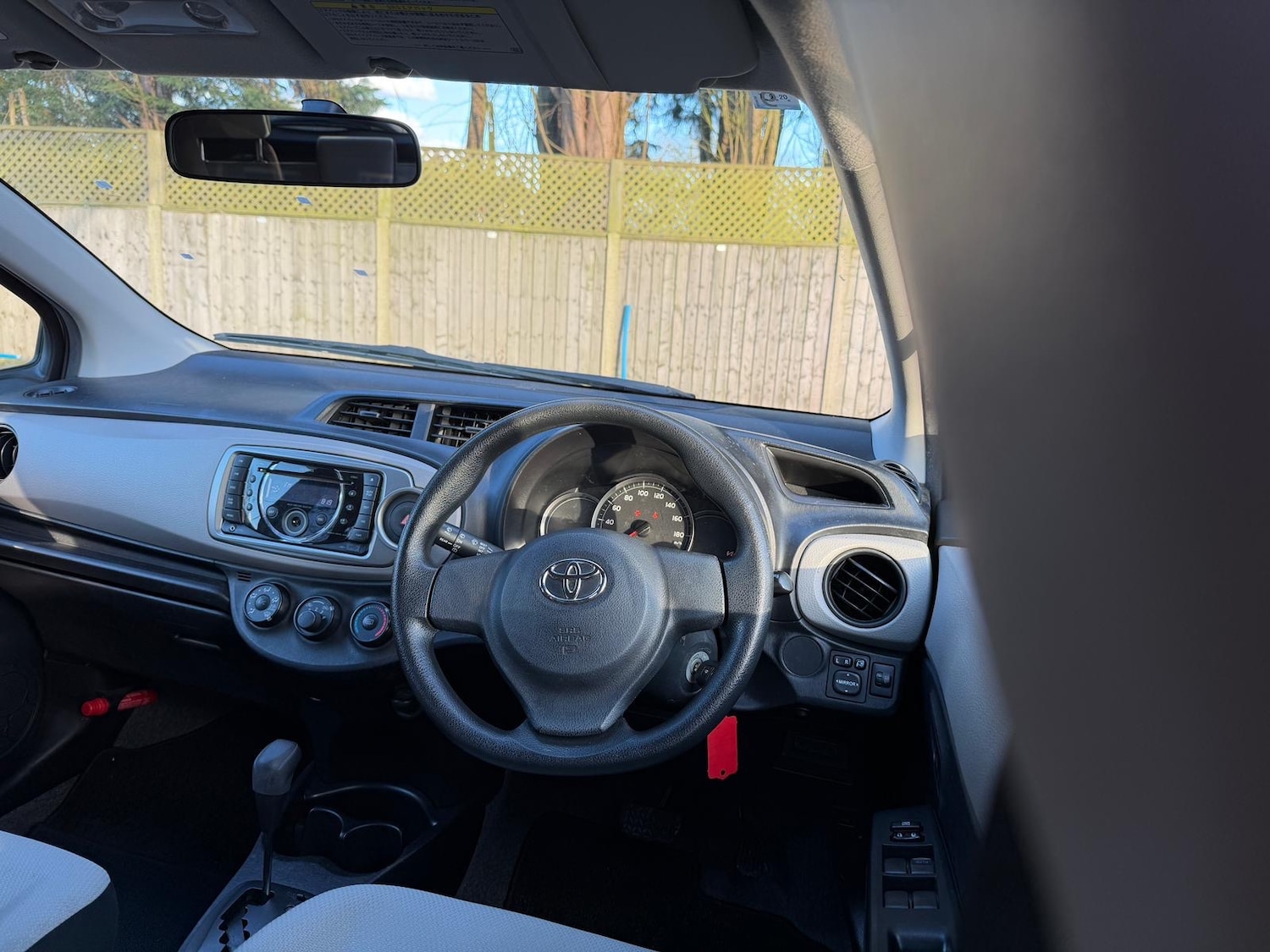 Used Toyota Yaris 2012 for sale - 77747883: Photo 11