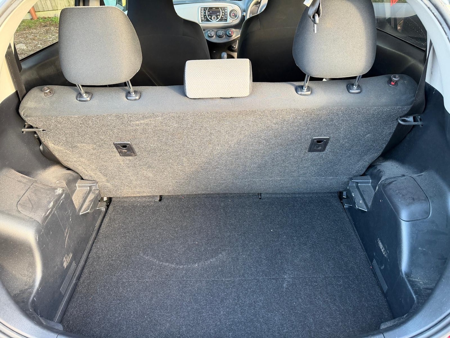 Used Toyota Yaris 2012 for sale - 77747883: Photo 12