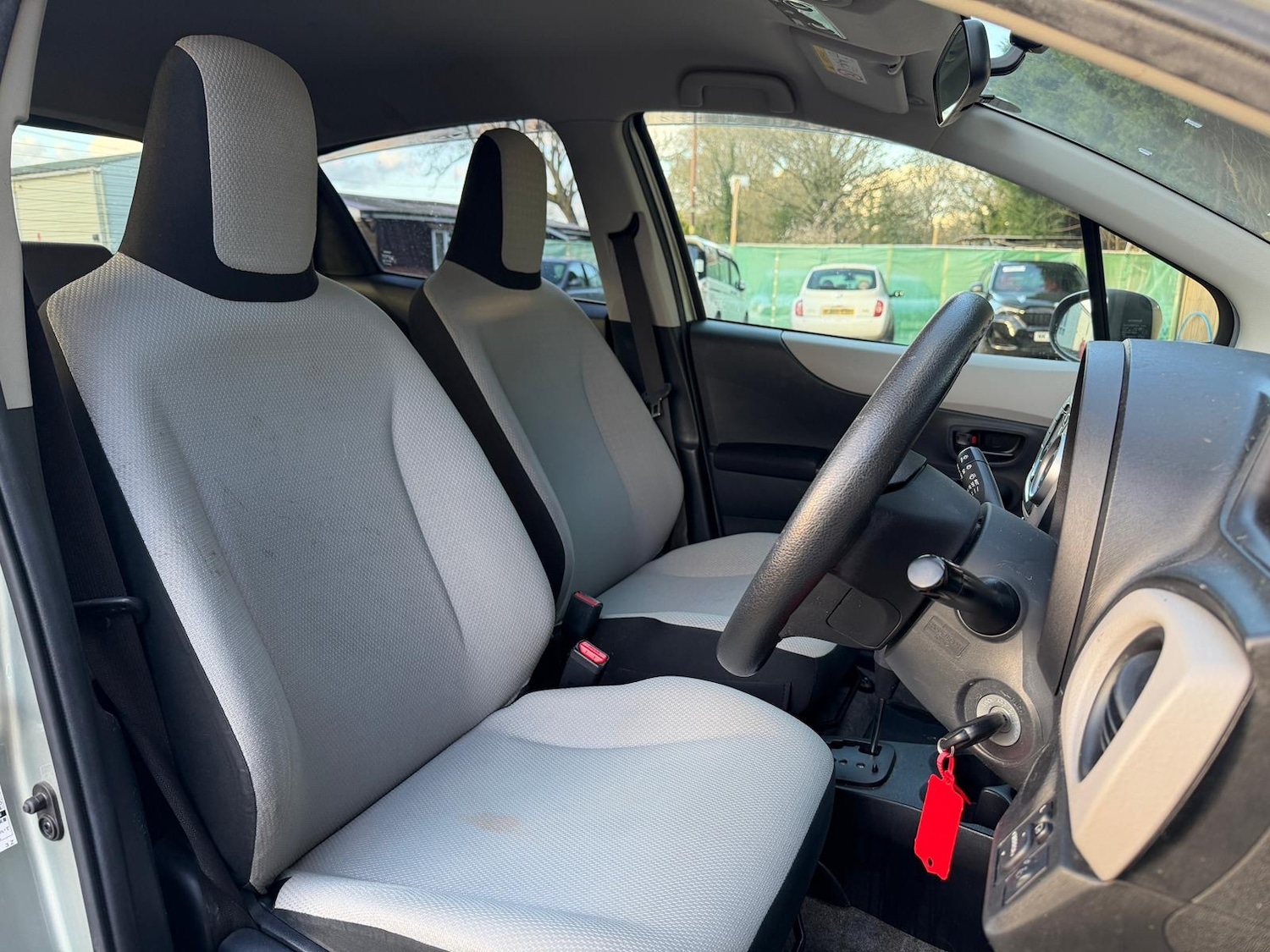 Used Toyota Yaris 2012 for sale - 77747883: Photo 14