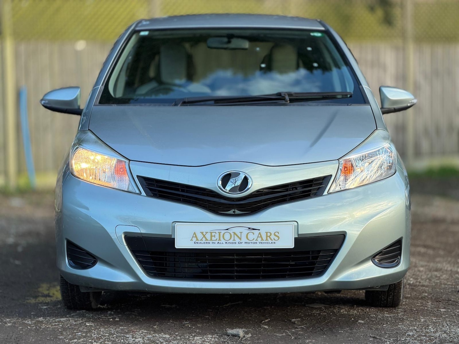 Used Toyota Yaris 2012 for sale - 77747883: Photo 3