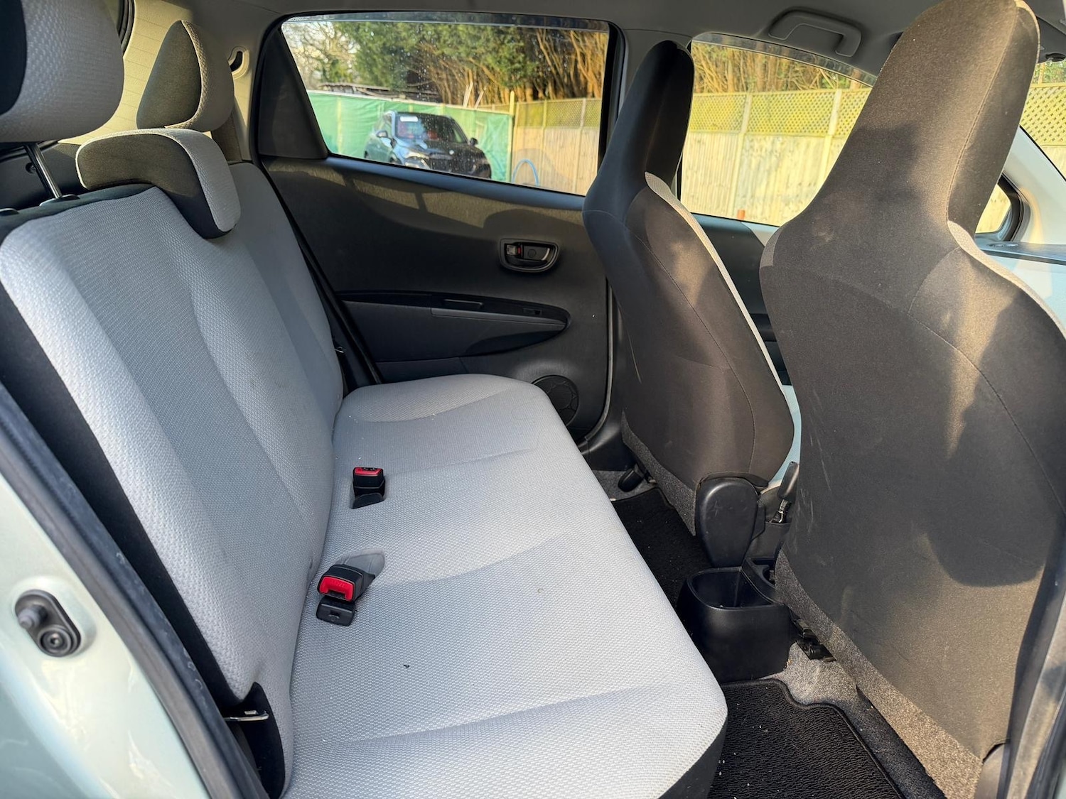 Used Toyota Yaris 2012 for sale - 77747883: Photo 8