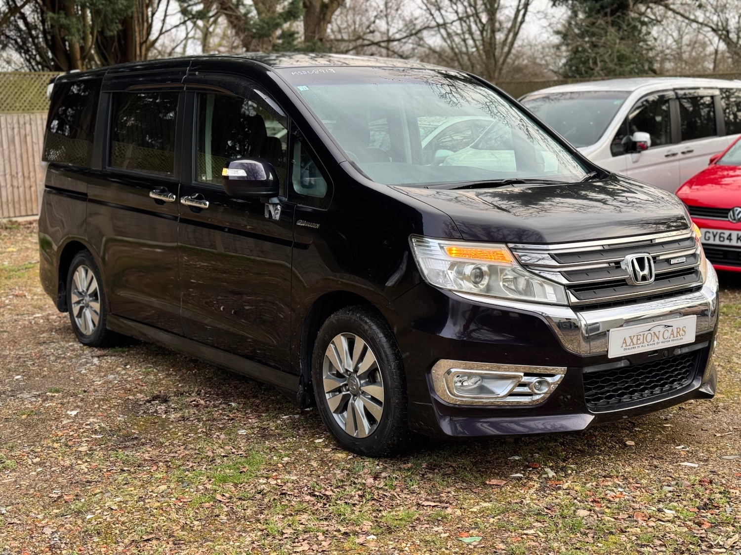 Used Honda Stepwagon 2012 for sale - 77393696: Photo 2