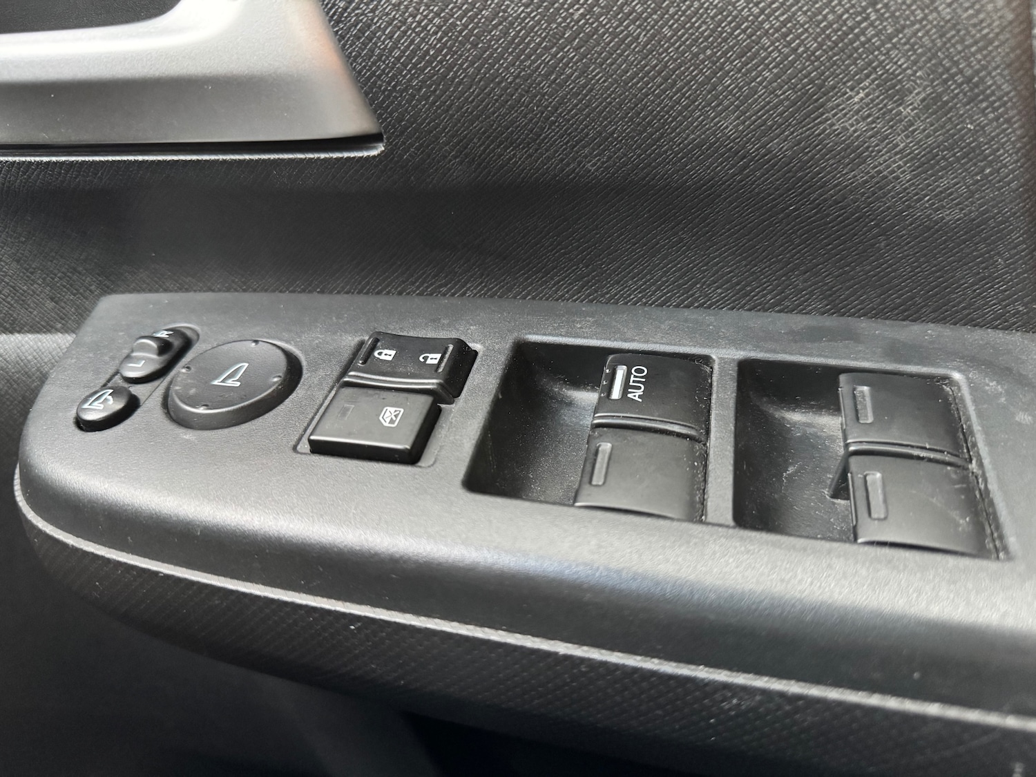 Used Honda Stepwagon 2012 for sale - 77393696: Photo 25