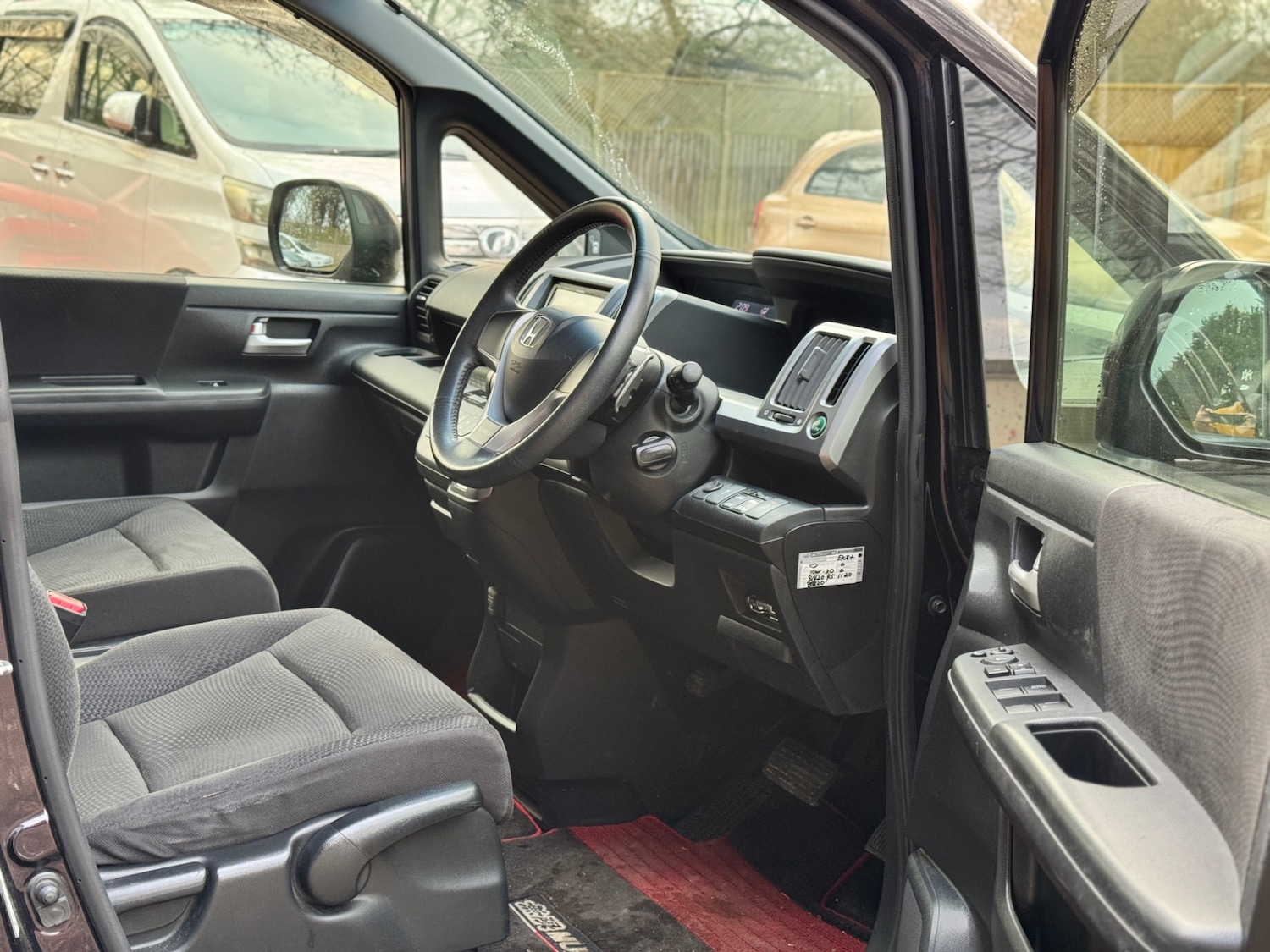 Used Honda Stepwagon 2012 for sale - 77393696: Photo 31