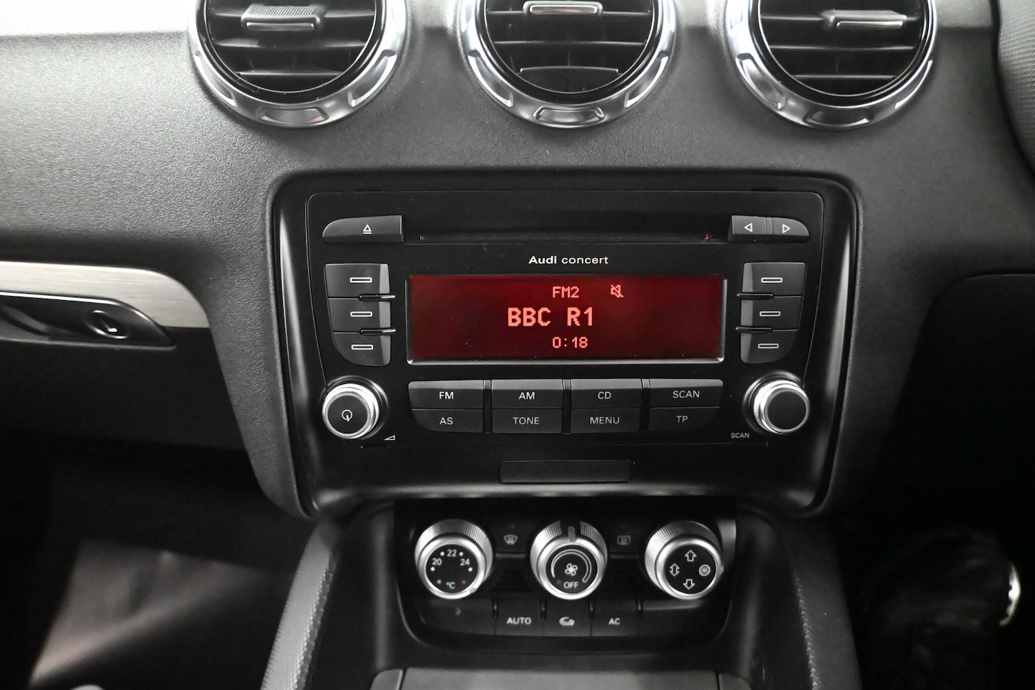 Used Audi TT 2010 for sale - 77229289: Photo 16