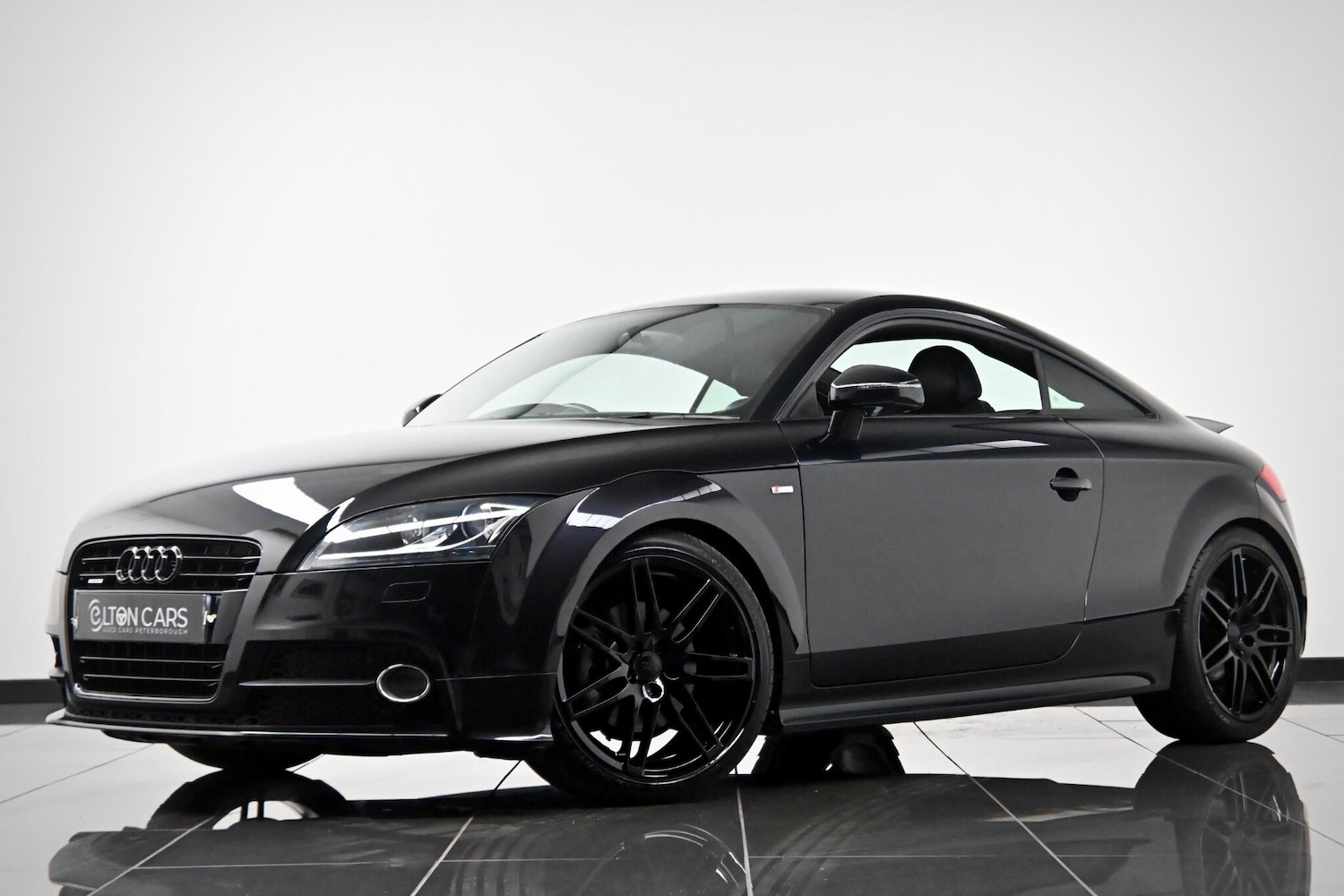 Used Audi TT 2010 for sale - 77229289: Photo 2